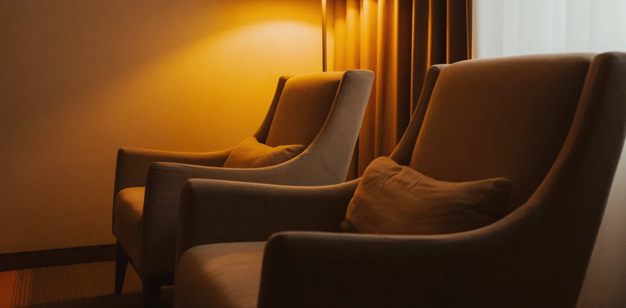 Where Chairs Go: Seating Distances and Sightlines in the Furniture Placement